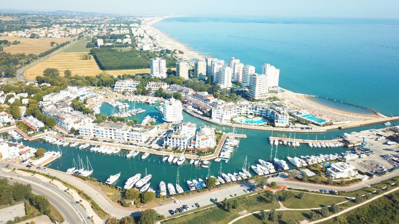 Portoverde Luxury Houseboat Misano Adriatico Exterior foto